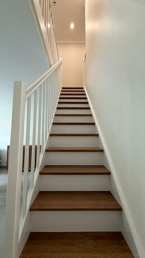 Détail des finitions d’un escalier rénové